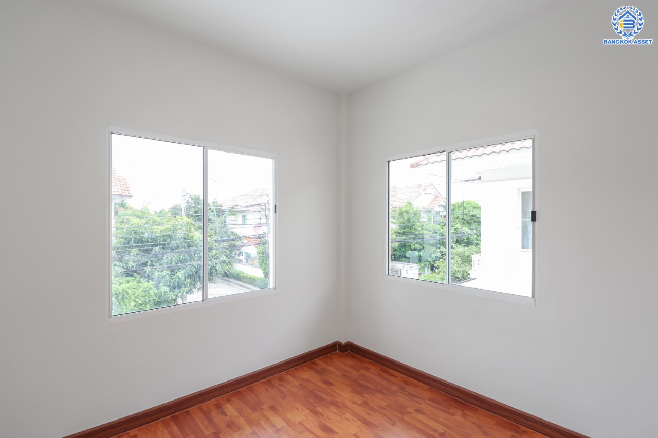 บ้านมือสองตกแต่งใหม่ แบรนด์ Property Perfect ม.เพอร์เฟคพาร์ค พระราม5-บางใหญ่ (ซ.วัดพระนอน) เนื้อที่ 35.8 ตร.ว. บ้านแฝดฟังก์ชันระดับบ้านเดี่ยว! 3 ห้องนอน 2 ห้องน้ำ 1 ที่จอดรถ Private Zone พร้อม Facilities ครบครัน บนทำเลเชื่อมต่อถนนกาญจนาฯ ใกล้ทางด่วน ศรีรัช-วงแหวนฯ เซ็นทรัลเวสต์เกต และรถไฟฟ้าสายสีม่วง "สถานีตลาดบางใหญ่"...